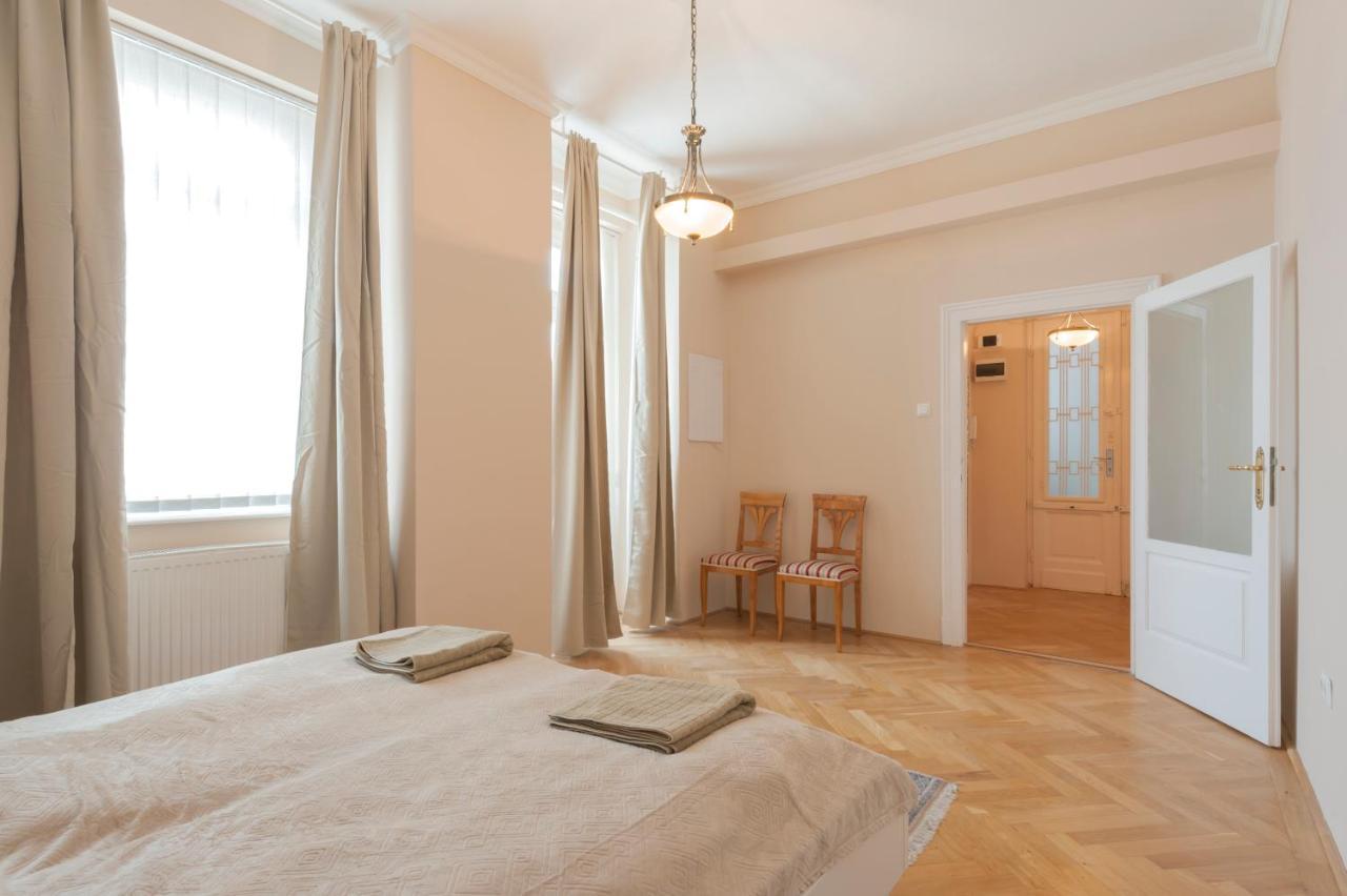 Opera & Basilica 2 Bedrooms With Balcony Apartament Budapeszt