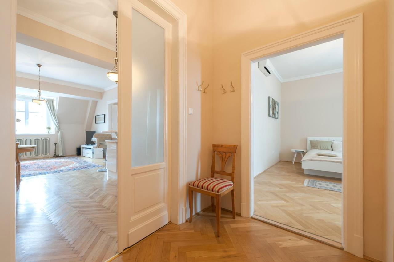 Opera & Basilica 2 Bedrooms With Balcony Apartament *