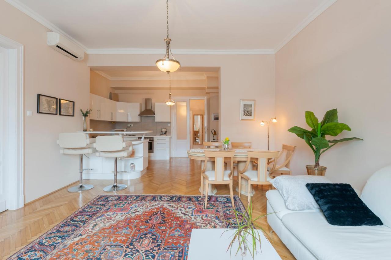 Apartament Opera & Basilica 2 Bedrooms With Balcony