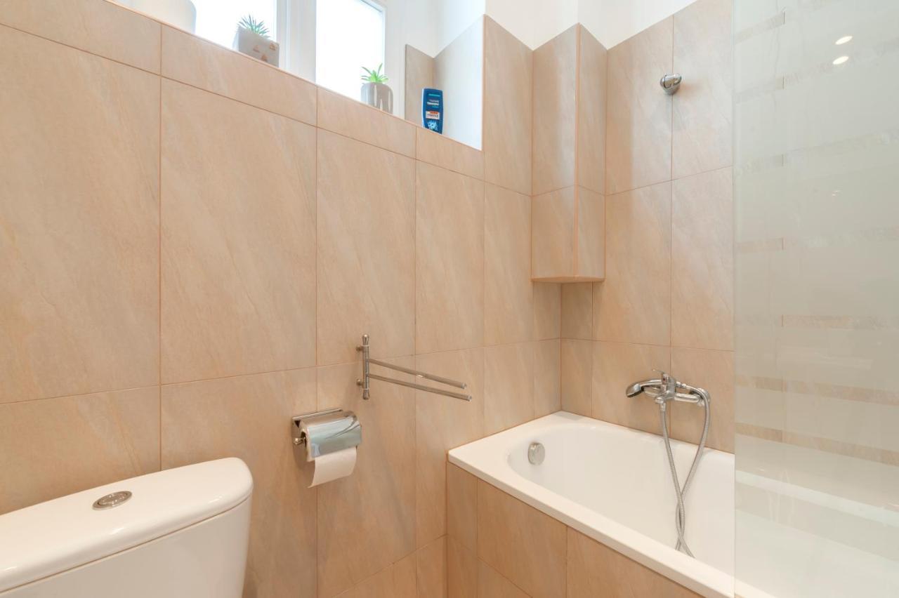 Opera & Basilica 2 Bedrooms With Balcony * Budapeszt