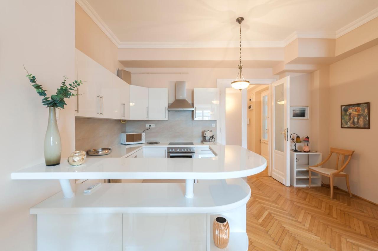 Apartament Opera & Basilica 2 Bedrooms With Balcony Budapeszt