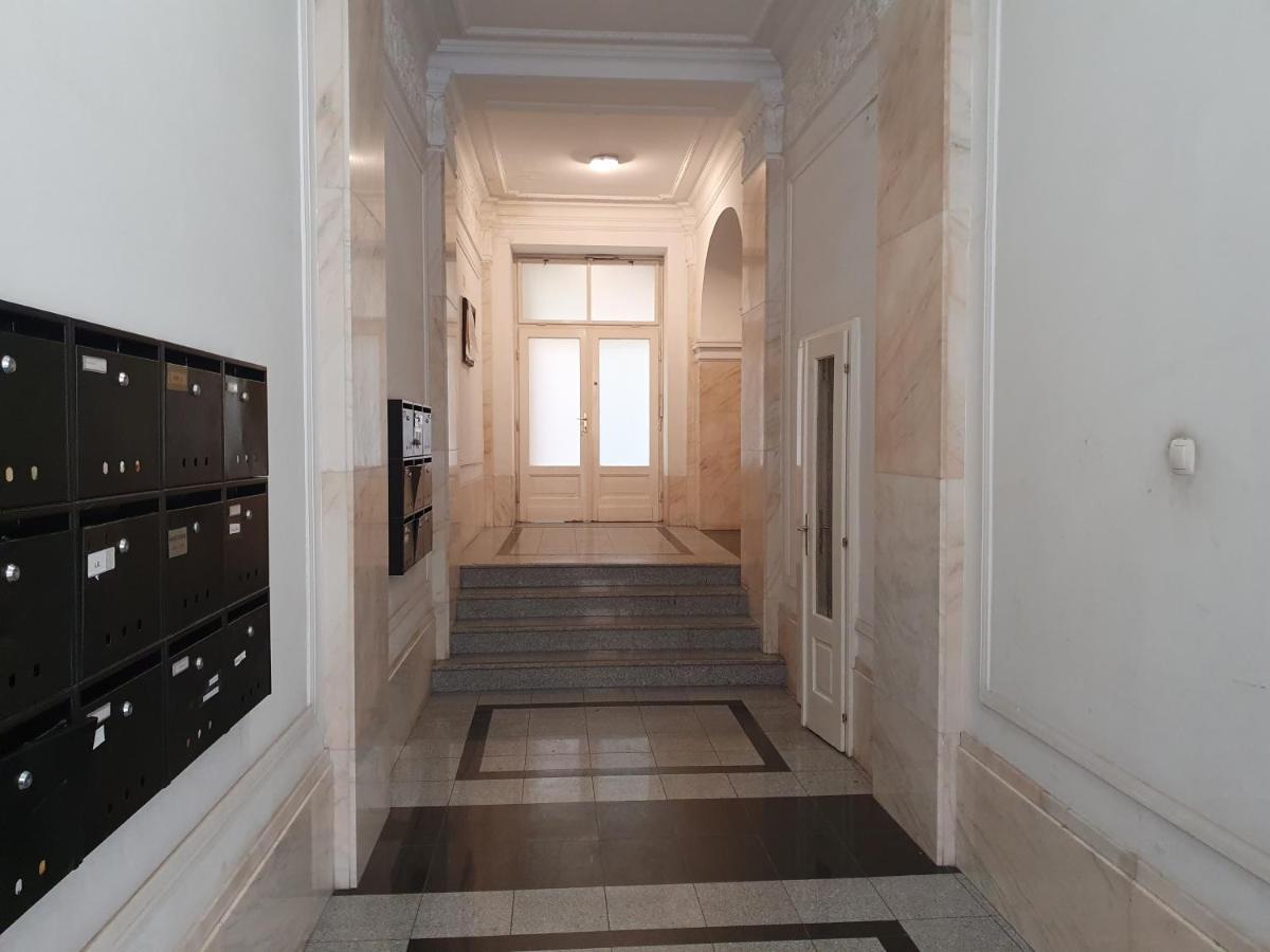 Opera & Basilica 2 Bedrooms With Balcony Apartament Budapeszt