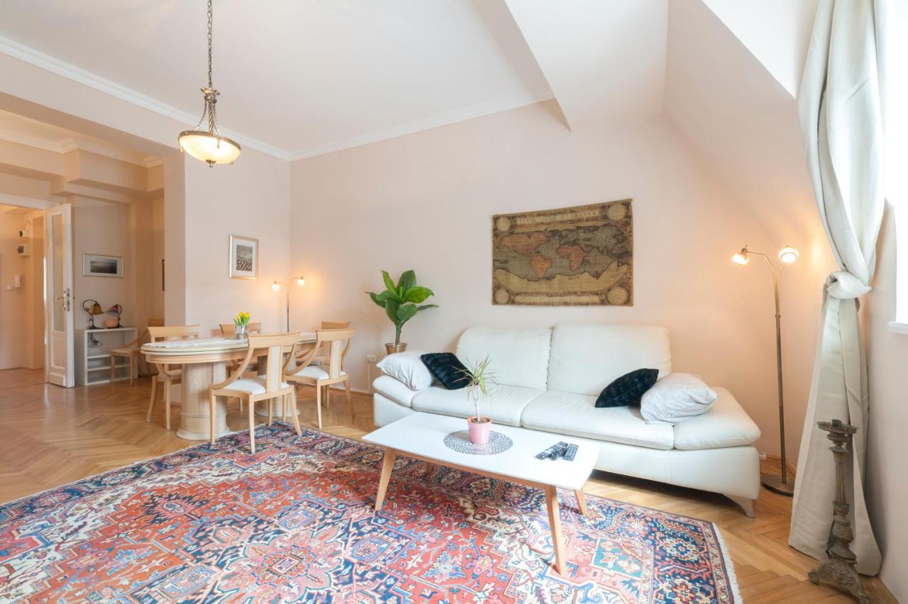 Opera & Basilica 2 Bedrooms With Balcony * Budapeszt
