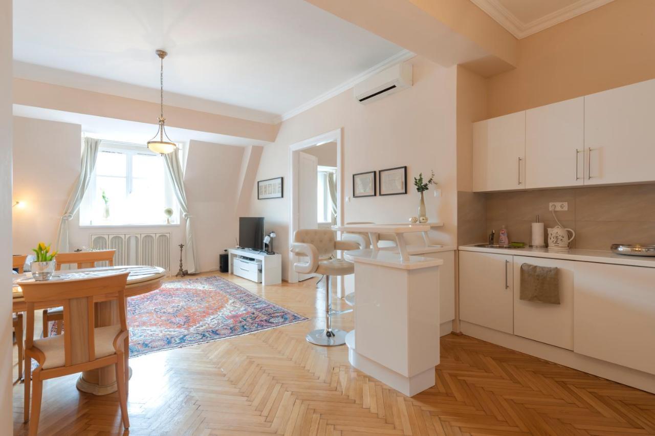 Opera & Basilica 2 Bedrooms With Balcony Budapeszt