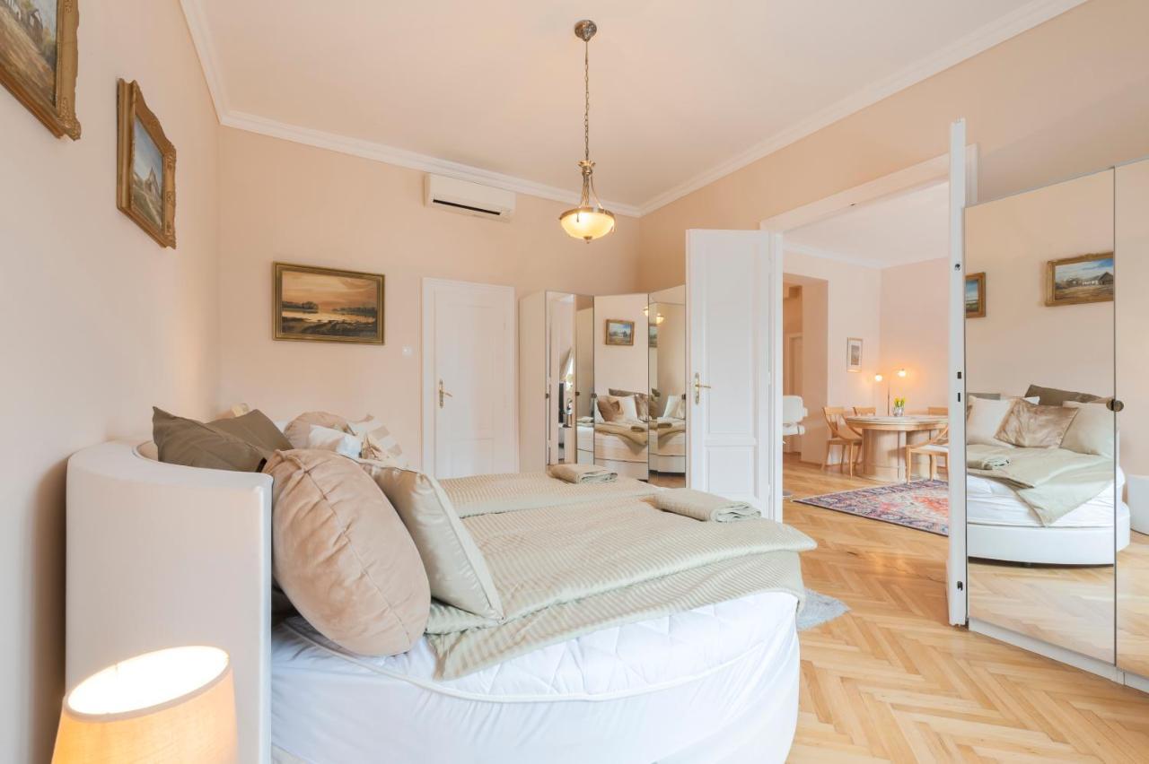 Opera & Basilica 2 Bedrooms With Balcony Apartament *